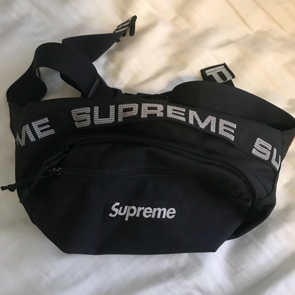 SUPREME Fanny Pack